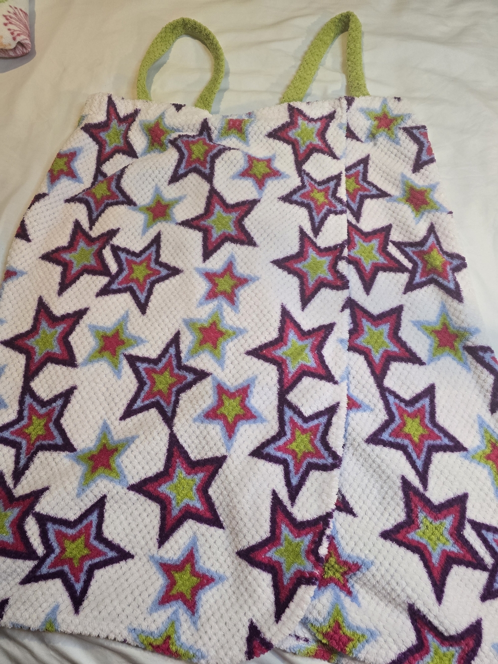 Women’s Star-Print Bath Wrap — White with Purple & Green Stars